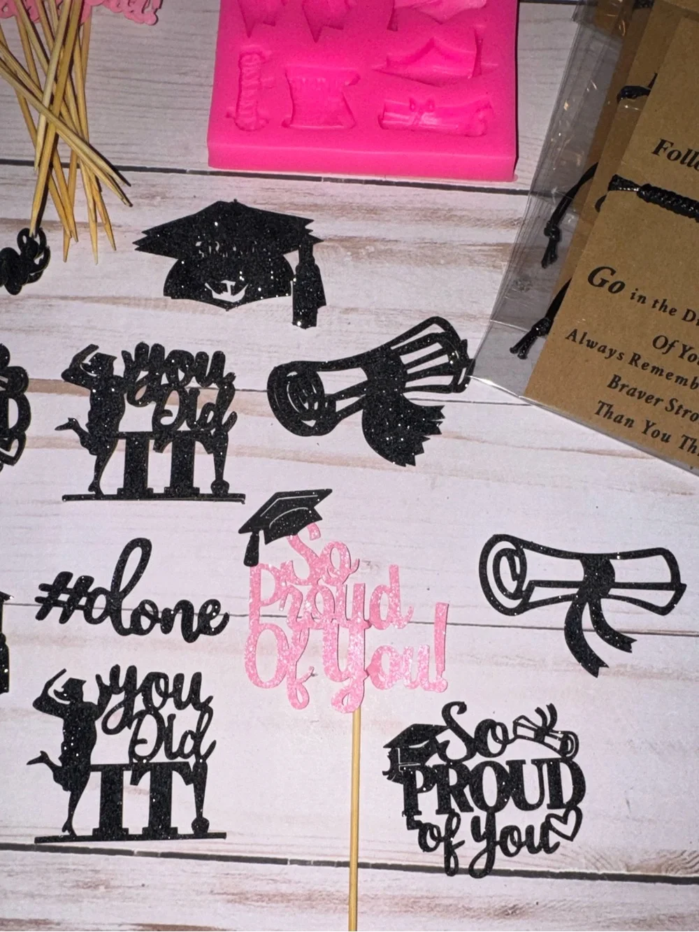 Graduation party accessories